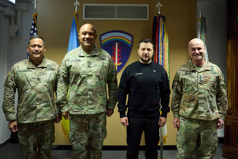 Zelenskyy visited U.S. Army Europe Command in Germany 18