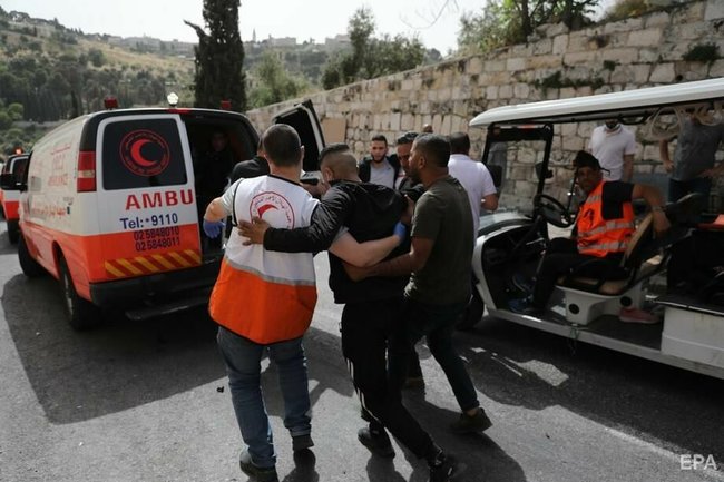 Ракетні обстріли і вуличні заворушення: кадри з Ізраїлю 35