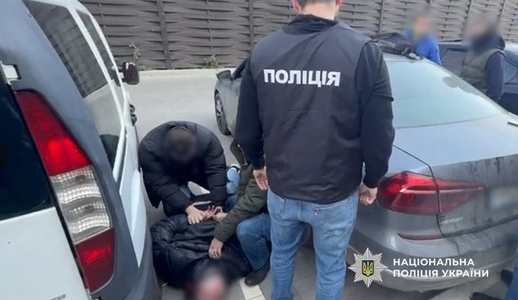 300 тис. грн. за переведення до тилового підрозділу: в Одесі затримано посадовця РТЦК та СП. ФОТОрепортаж