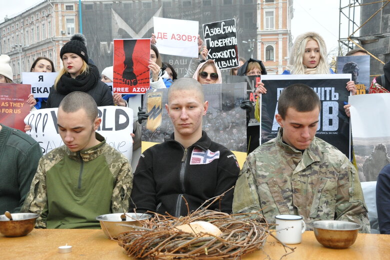 Action AZOV Regiment: Christmas in captivity took place in center of Kyiv 45