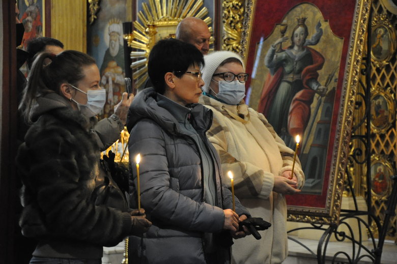 У Києві відбулась панахида за загиблими захисниками Донецького аеропорту 39 У Києві відбулась панахида за загиблими захисниками Донецького аеропорту 39