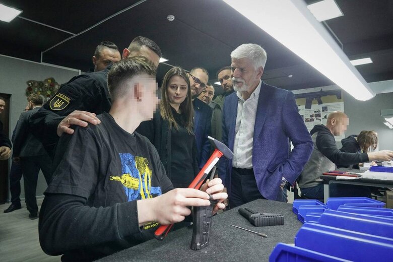 Павел відвідав виробництво гвинтівок