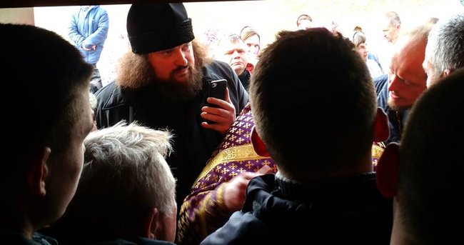 На Рівненщині побилися парафіяни ПЦУ і УПЦ МП 05