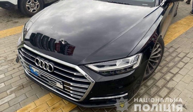 Поліція про обстріл машини Шефіра: В авто влучило понад 10 куль, оголошено спецоперацію "Сирена". ФОТОрепортаж