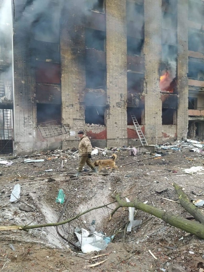 Місто, яке мужньо стримує натиск ворога, - наслідки ворожих обстрілів Чернігова 09