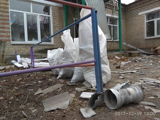 ГСЧС, полиция и военные ликвидируют последствия обстрела Новолуганского наемниками РФ, - Жебривский 13