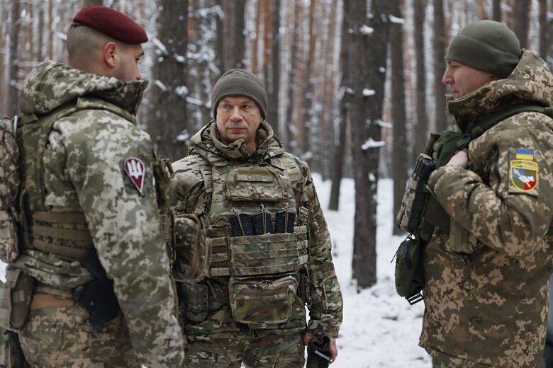 Сырский посетил позиции ВСУ на Купянском и Бахмутском направлениям: Принято решение для усиления обороны 03 Сырский посетил позиции ВСУ на Купянском и Бахмутском направлениям: Принято решение для усиления обороны 03