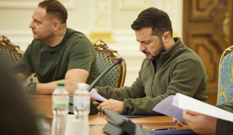 В Офісі президента змінили текст підписаного Зеленським документа про санкції проти Порошенка через помилки