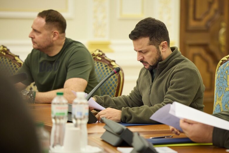 Зеленський провів засідання РНБО: розглядали забезпечення колективної безпеки України 08