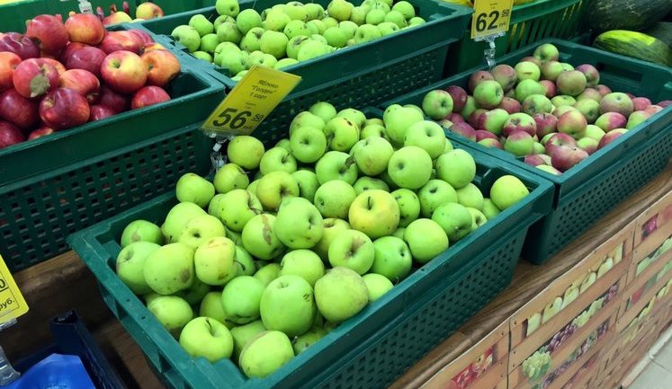 Blockade impact: price of vegetables, fruit, dairy products, and meat went up in Crimea. PHOTOS