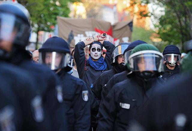 протест первомай радикалы