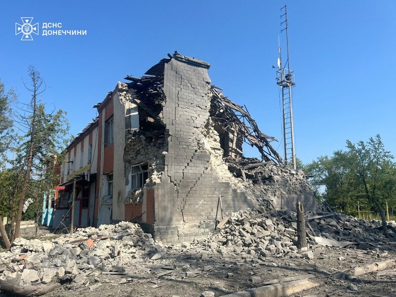 У Торецьку внаслідок обстрілу РФ зруйнована пожежна частина