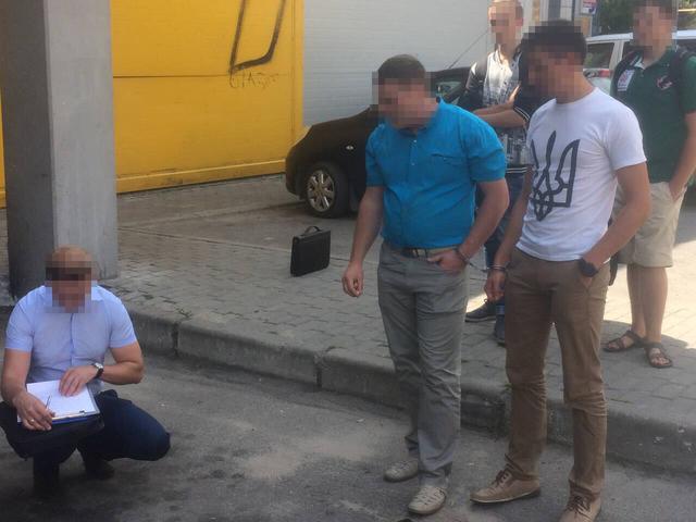 СБУ викрила на систематичному хабарництві чиновника-еколога в Житомирі 01