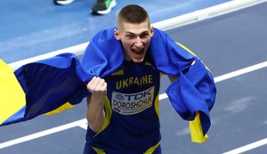 Українець Олег Дорощук встановив світовий рекорд сезону у стрибках у висоту. ВIДЕО