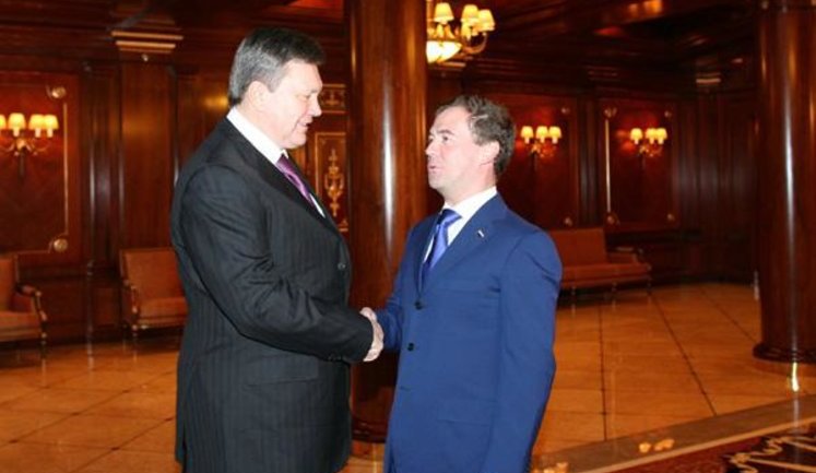 Янукович и Медведев: Кремль готов на газовые уступки, если россиянам вернут утраченные акции украинских предприятий. ФОТОрепортаж
