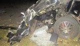 Пытаясь избежать столкновения с трактором водитель фуры выехал на встречку и врезался в микроавтобус на Киевщине, двое погибших, - полиция. ФОТО
