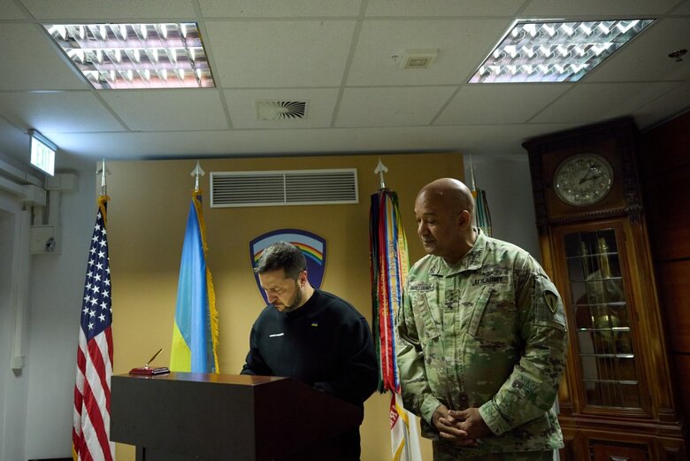 Zelenskyy visited U.S. Army Europe Command in Germany 17