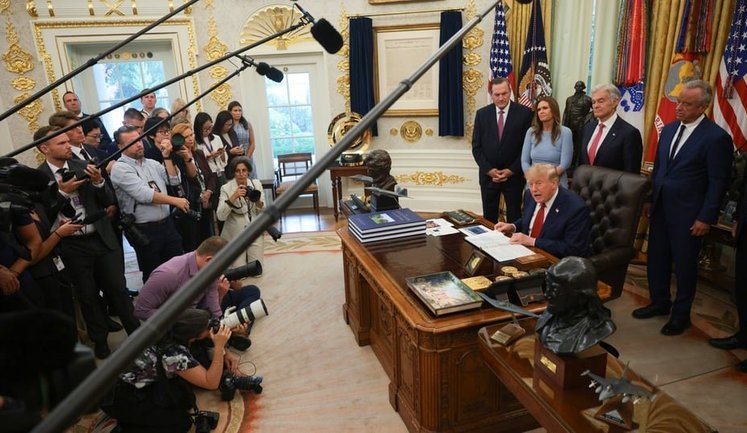 Трамп закрив журналістам CNN, MS NOW та Politico доступ до Білого дому і пригрозив обмеженнями іншим медіа