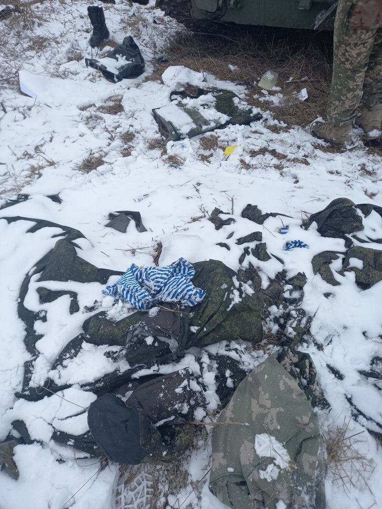 Піхотинці 72-ої бригади знищили російську машину управління 02