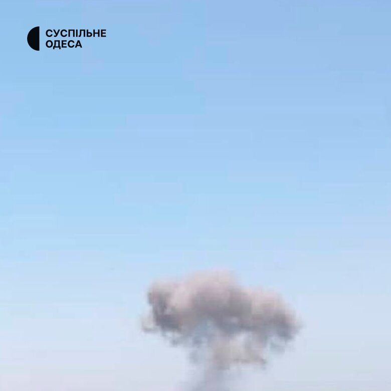 Explosions are heard in Odesa: Smoke over city 02