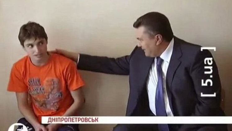 Янукович подшутил над жертвами взрывов: "Ну что, попали под раздачу?". ВИДЕО.