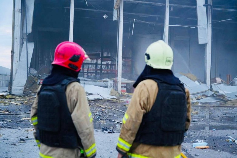 Ворог атакував цивільну інфраструктуру Одещини: спалахнула пожежа