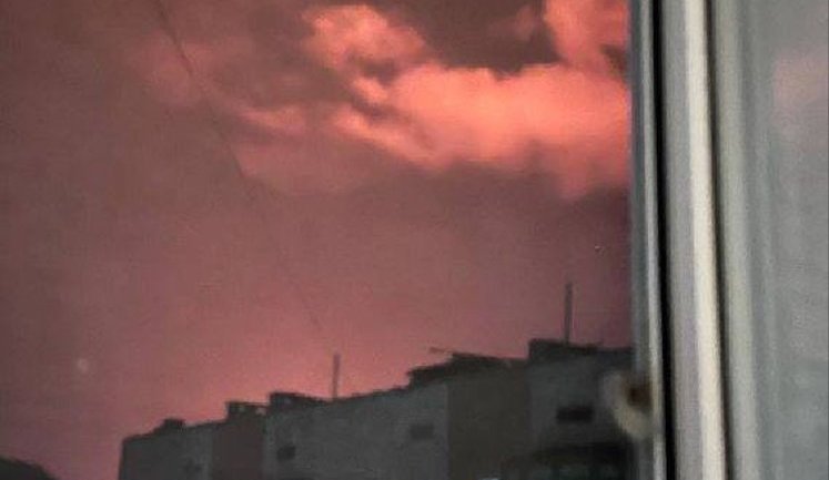 Беспилотники атаковали оккупированную Феодосию: загорелась нефтебаза, - СМИ. ФОТО