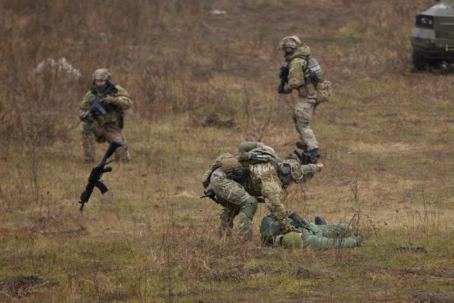 Зеленский посетил отделение пограничной службы Рассыпное на Луганщине 08