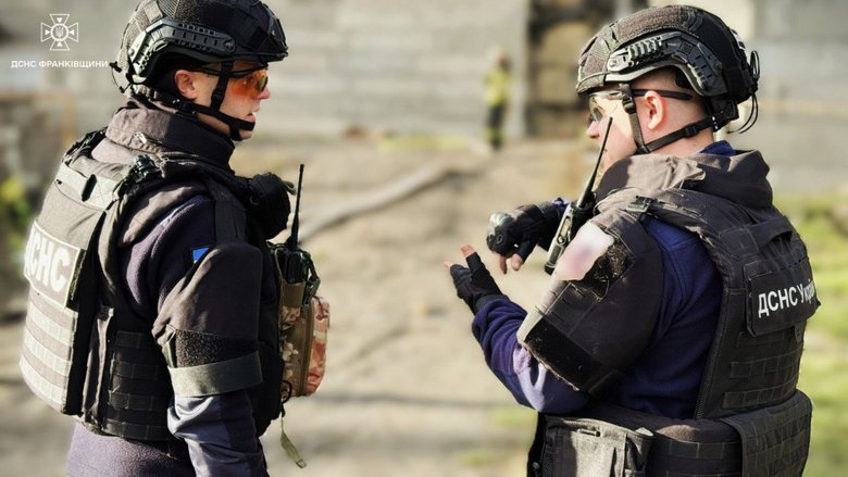 Масштабна пожежа на Івано-Франківщині після атаки РФ: ДСНС повідомила деталі