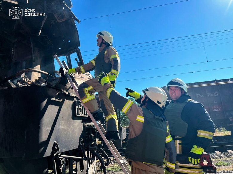 Russia struck a train in the Odesa region: railway workers killed