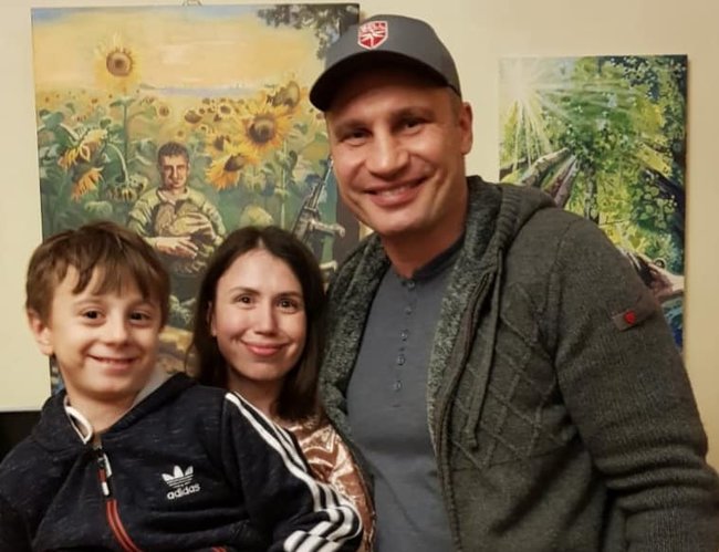 Кличко прийшов підтримати Чорновол, яка перебуває під домашнім арештом 03