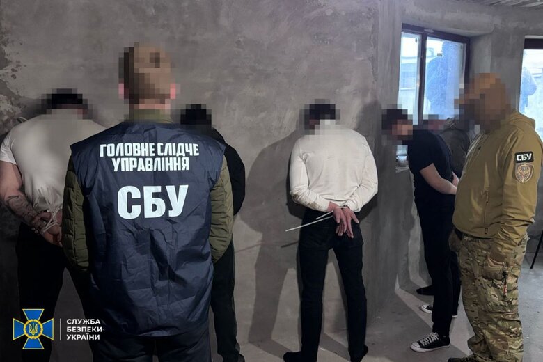 СБУ затримала рекетира з РФ, який вибивав данину з мобілізованих та онкохворих