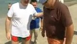 Лукашенко дал интервью в плавках на пляже в Венесуэле,а после покатался на лыжах. ВИДЕО.