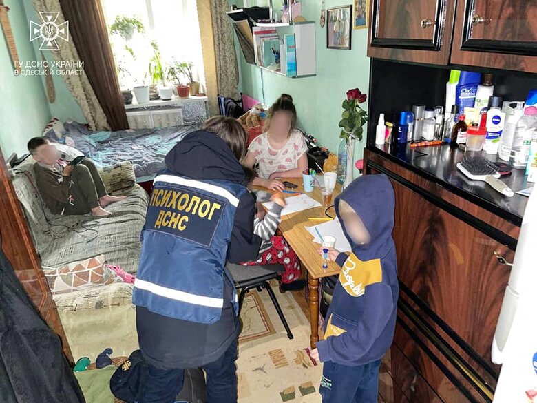 Двоє людей загинули на пожежі в Одесі. Там горіла багатоповерхівка 02