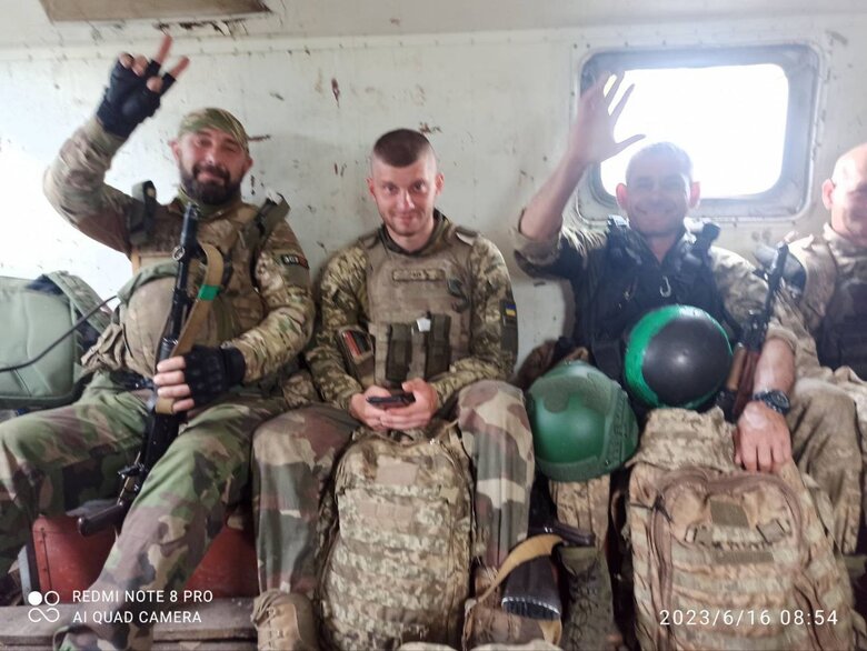 Піхотинець Ілля Сафановський: Бій був інтенсивним, наші хлопці не могли до нас дістатись. Росіяни по нас стріляли, хотіли добити 07