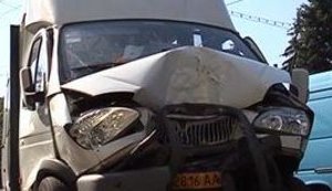 Жертвы аномальной жары: в Сумах водитель маршрутки в час пик потерял сознание. + ВИДЕО.