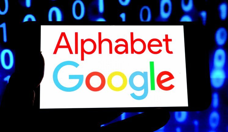 Google завершив найкращий рік на Уолл-стріт з 2009 року, випередивши конкурентів з мегакапіталізацією