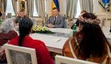 Президент Янукович провел официальную встречу с индейскими вождями США. ФОТО