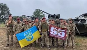 Ви зробите все, щоб захистити честь України, - воїни 95-ї бригади підтримали футболістів збірної. ВIДЕО