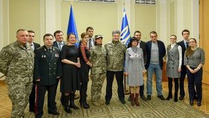 В Минобороны стартовали электронные торги. Каждый лот - экономия сотен тысяч государственных гривен, - Порошенко. ФОТО