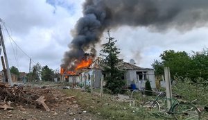 Росія вдарила КАБами по Слатиному на Харківщині: загинула жінка, ще одна поранена. ФОТОрепортаж