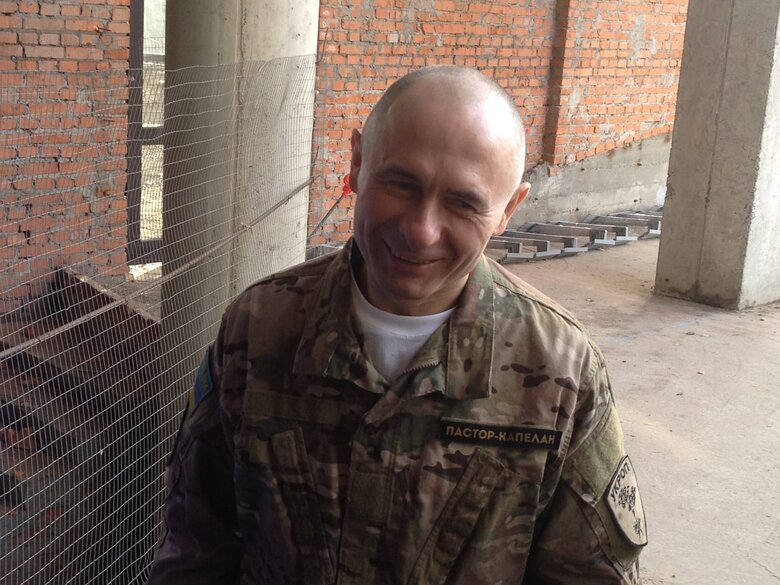 На войне с российскими оккупантами при оказании неотложной помощи раненым от прямого попадания мины в блиндаж погиб парамедик, капеллан, киборг Олег Маринченко 05
