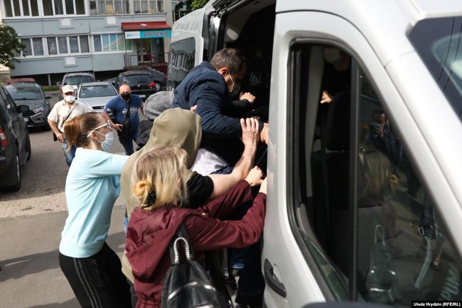 Белорусского политика Северинца после митинга похитили неизвестные лица 01