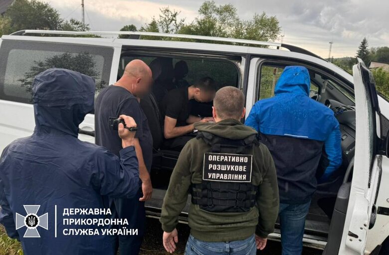 Власник готелю на Закарпатті селив ухилянтів у своєму комплексі