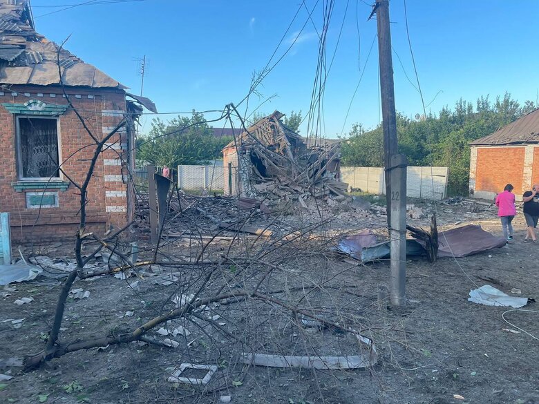 Наслідки обстрілу Золочева