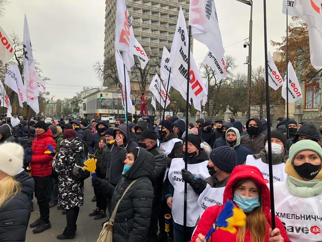 Entrepreneurs protest at Verhovna Rada building, clashes reported 04