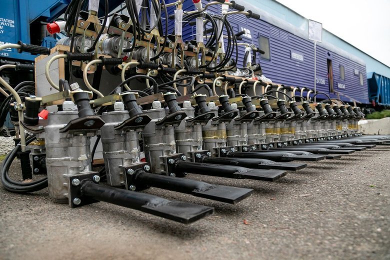 "Укрзалізниця" отримала нову партію спецтехніки