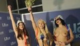 "Забаненные" FEMENистки потрясли грудью интернет-деятелей. ФОТОрепортаж