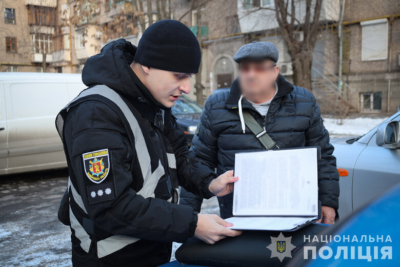 У Запоріжжі затримано чоловіка, який за $11 тис. допомагав уникнути мобілізації