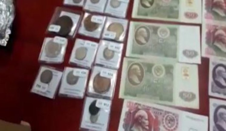 Партію старовинних монет і банкнот вилучили прикордонники у ПП "Устилуг". ВIДЕО